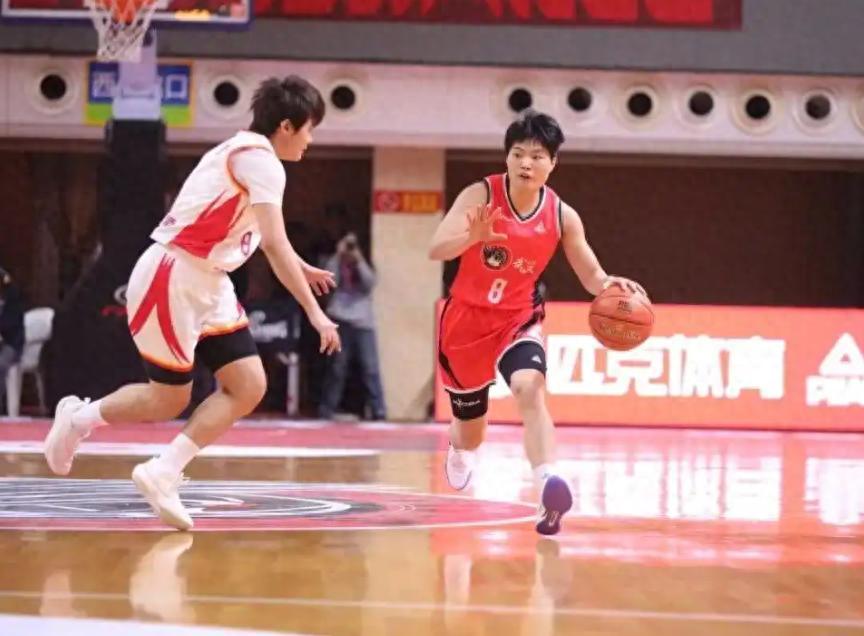 开云中国-外援4节8人次不用了！武汉盛帆女篮“一放到底”是放弃还是硬刚？