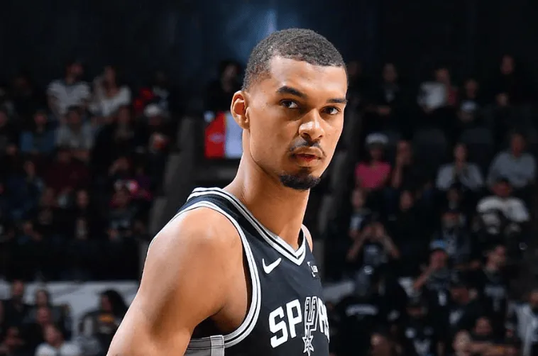 开云手机注册-Shams：马刺有信心让文班出战一场比赛，很可能是对独行侠